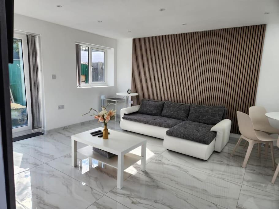 Spacious And Bright One Bedroom Apartment Oxford Exterior foto